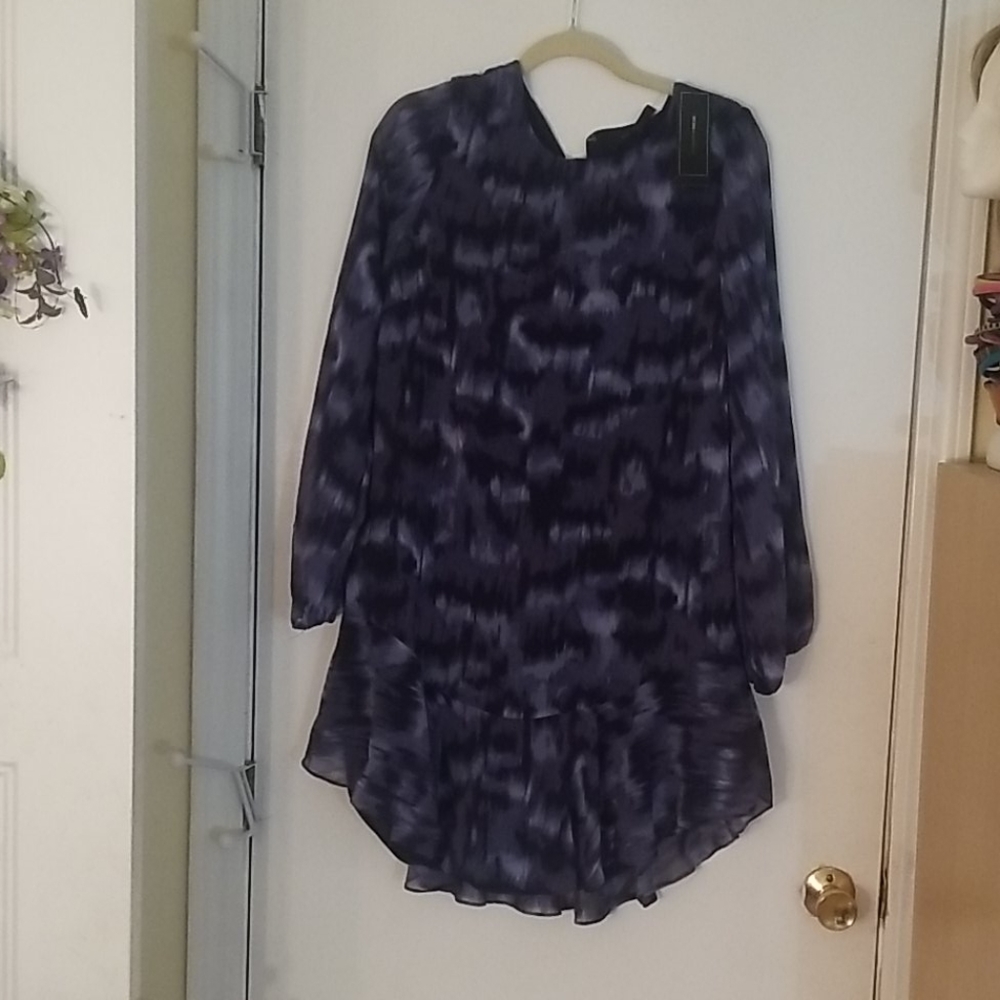 NEW BCBG beautiful summer dress. 218